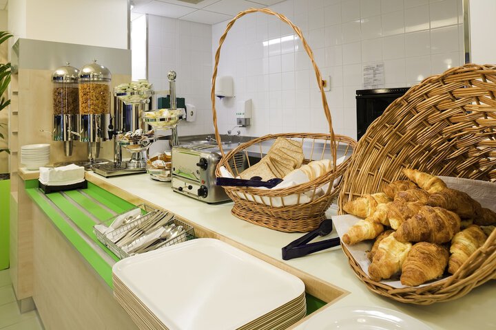Breakfast/Coffee Service 27 of 42