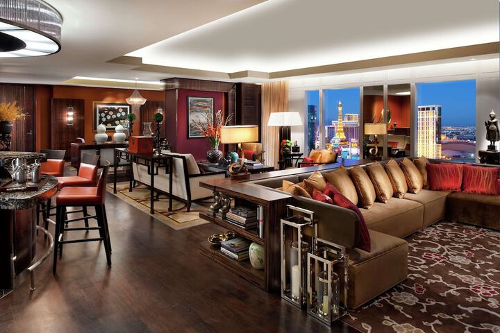 Room 53 of 170