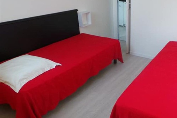 Room 3 of 25