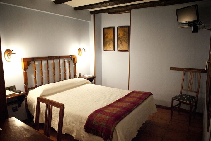 Room 10 of 25