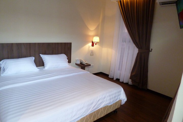 Room 6 of 35