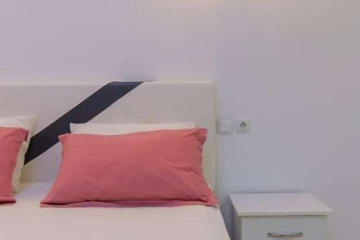 Room 64 of 103