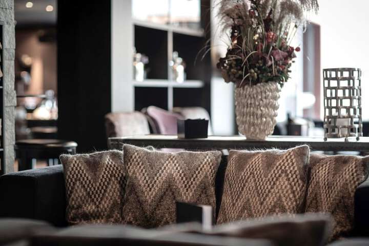 Lounge 78 of 91