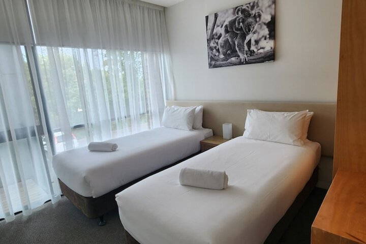 Room 8 of 105