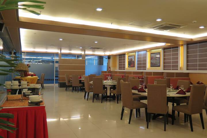 Dining 43 of 62