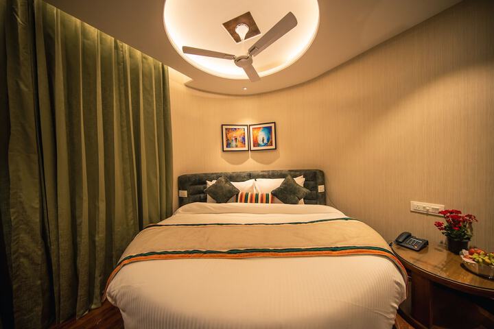 Room 34 of 87