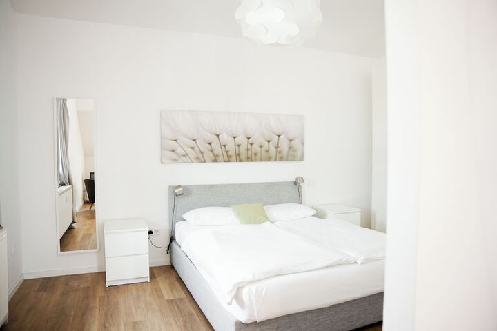 Room 43 of 76