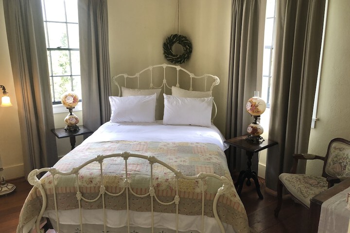 Room 2 of 44