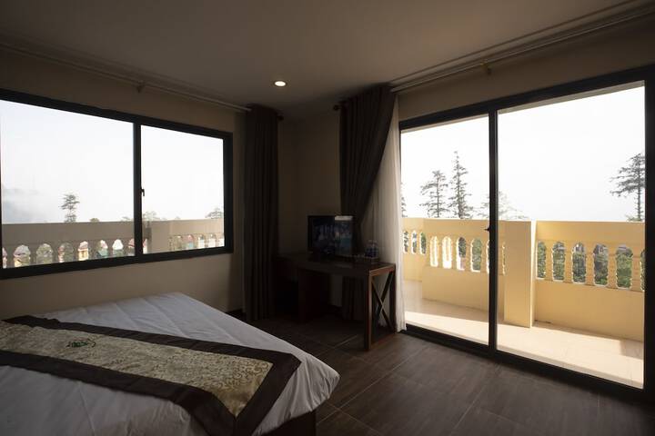 Room 28 of 37