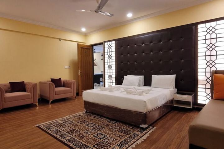 Room 9 of 24