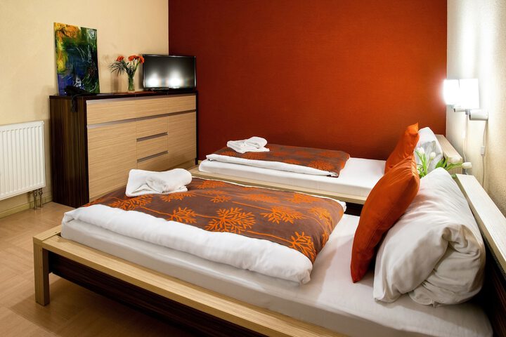 Room 10 of 35