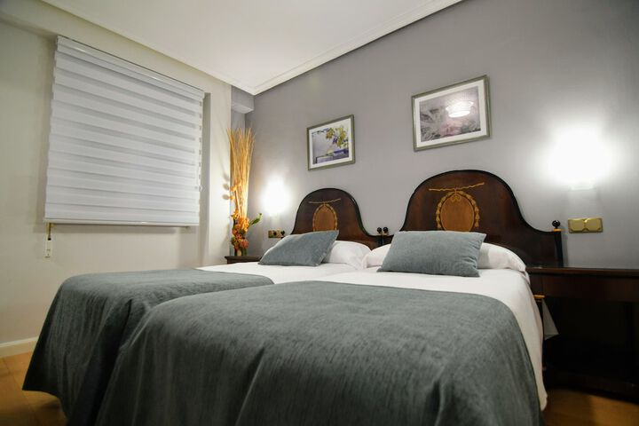Room 13 of 80