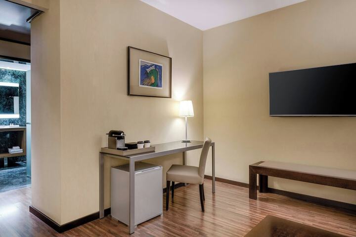 Room 12 of 44