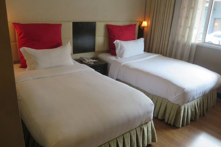 Room 11 of 40