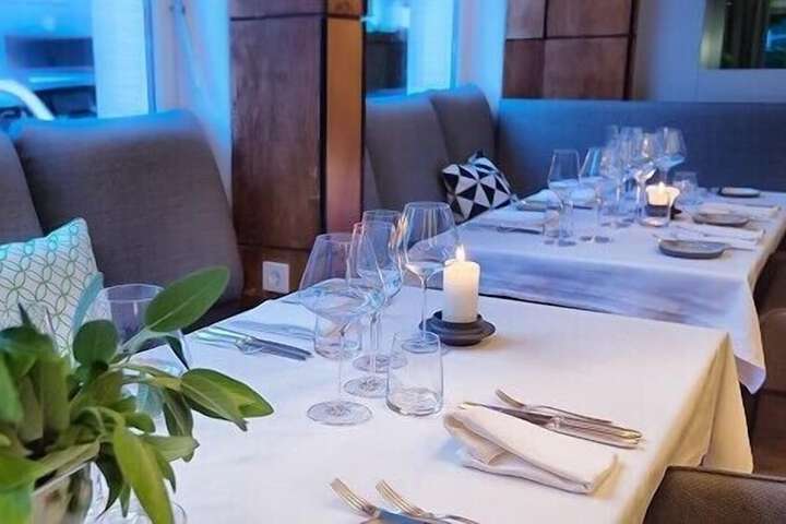 Dining 63 of 76