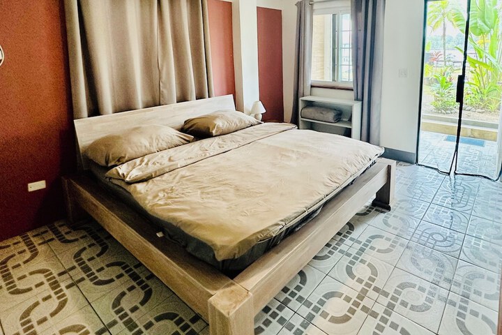 Room 4 of 24