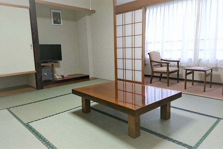 Room 5 of 7
