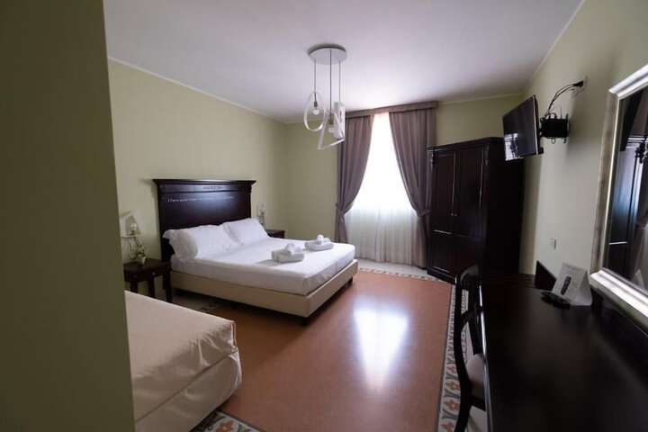 Room 9 of 46