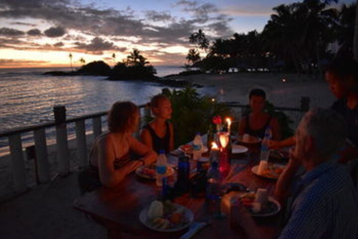 Dining 15 of 35