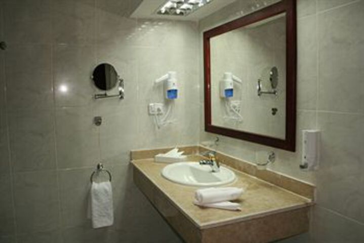 Room 15 of 49