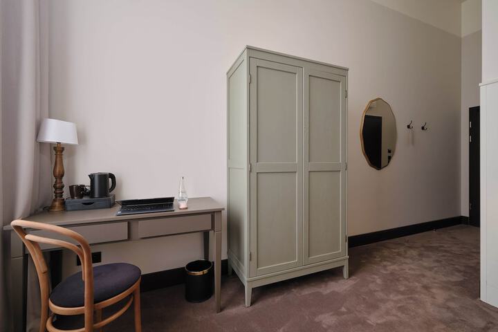 Room 14 of 46