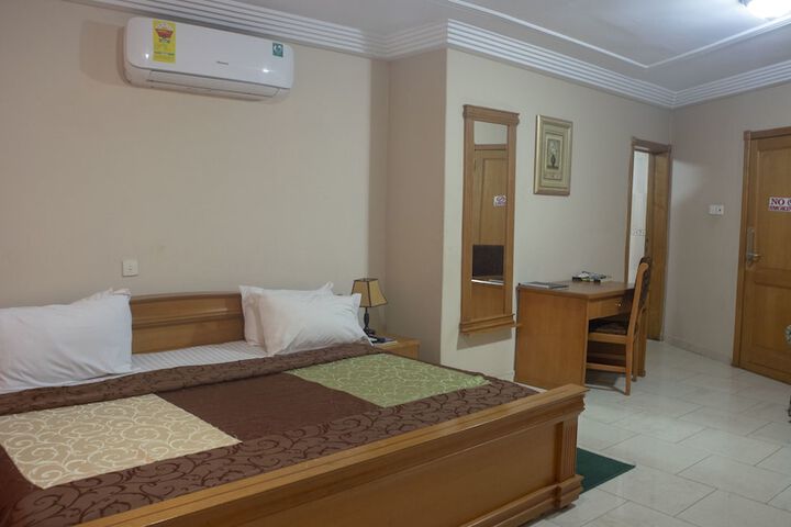 Room 22 of 67