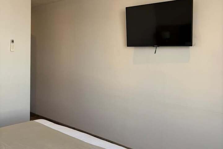 Room 15 of 48