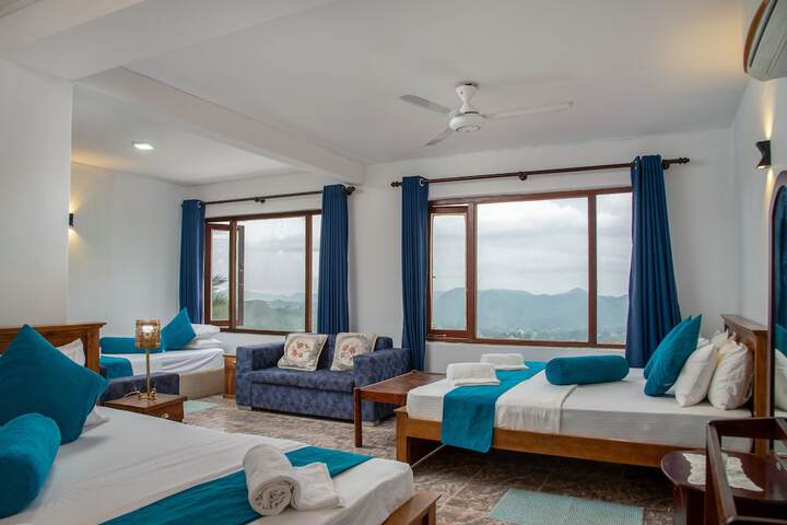 Room 9 of 25