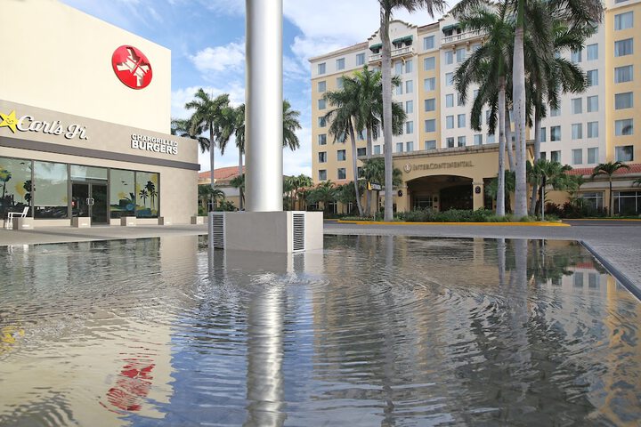 Shopping mall