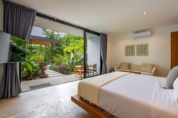 Room 8 of 23