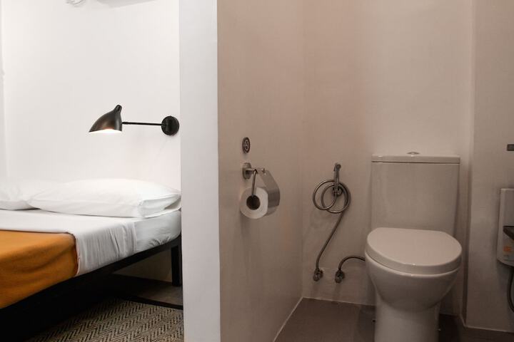 Room 25 of 40