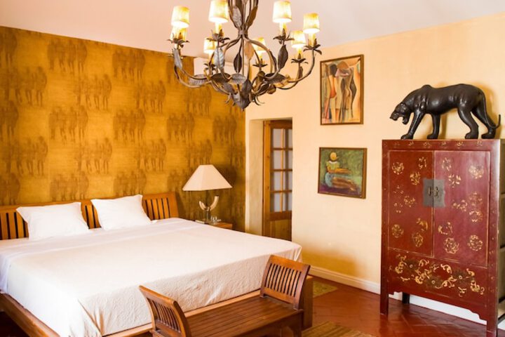 Room 16 of 36