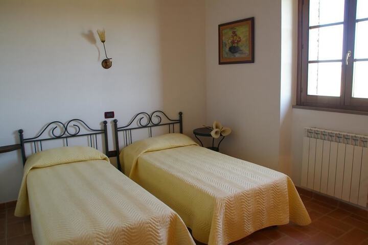 Room 20 of 28