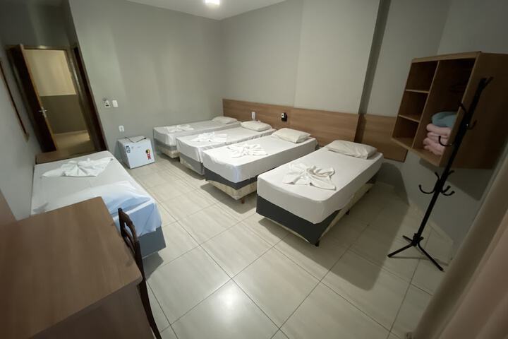 Room 13 of 34