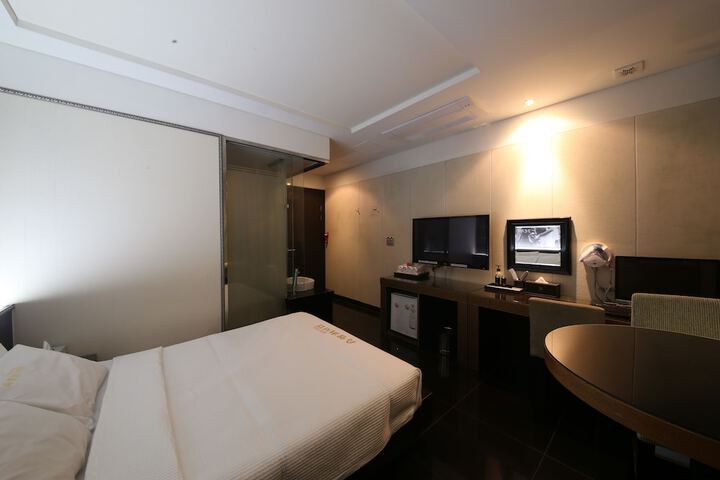 Room 10 of 54