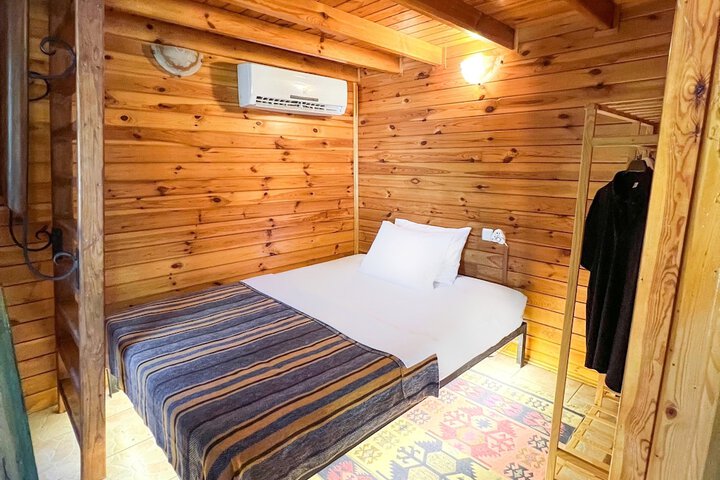 Room 10 of 34
