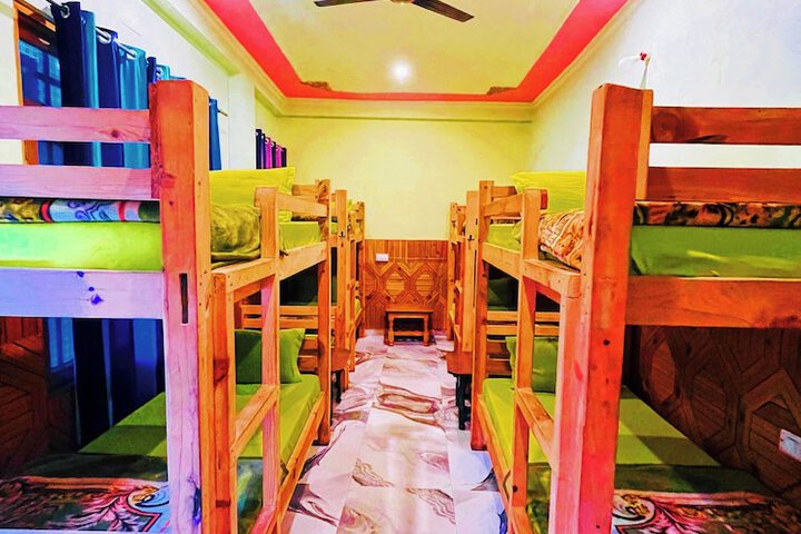 Chalo Challal Hotel & Cafe