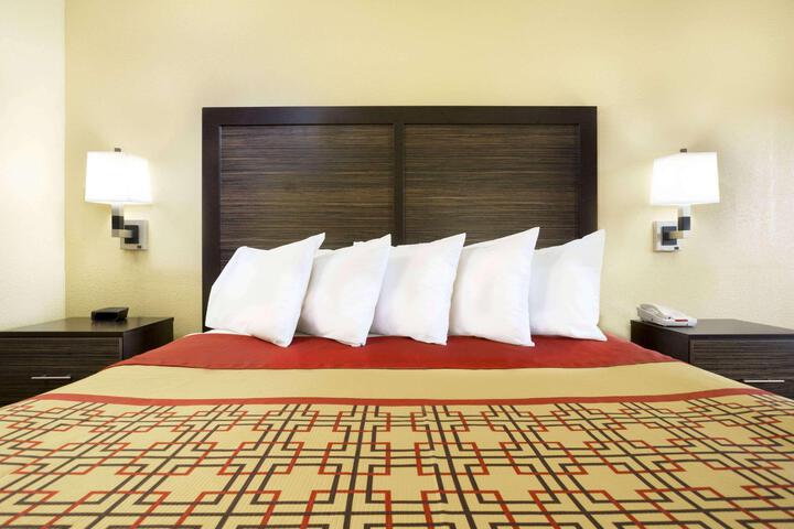 1 King Bed Accessible (4 of 8)