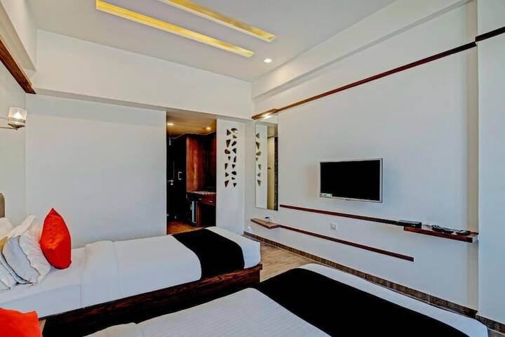 Room 10 of 20