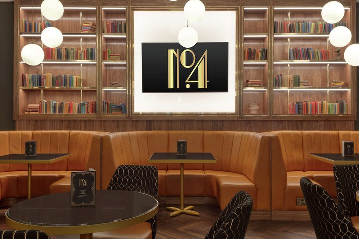 Lounge 120 of 206