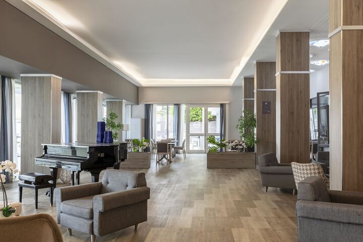Guest Lobby
