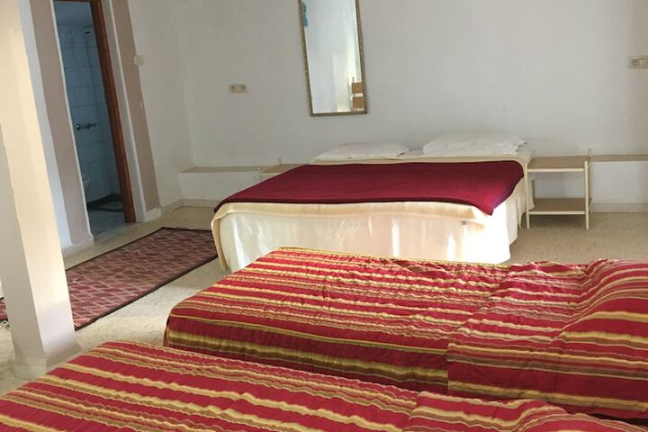 Room 12 of 18