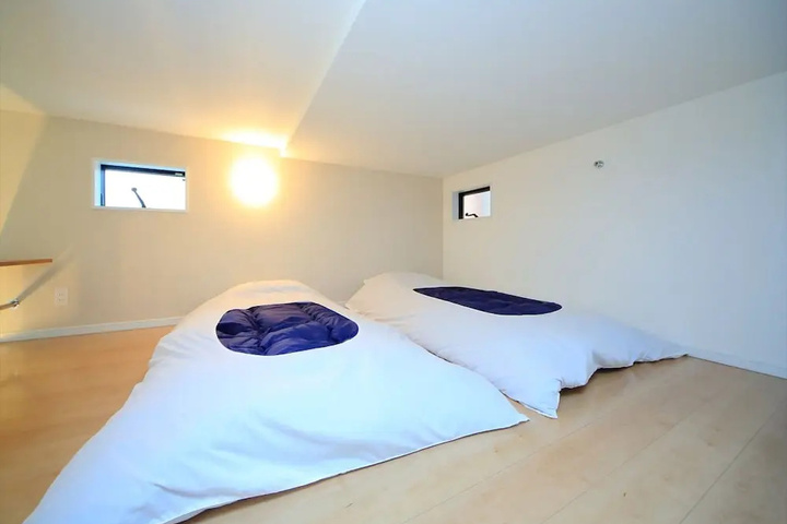 Room 4 of 22