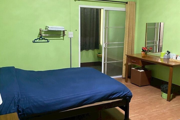 Room 5 of 13