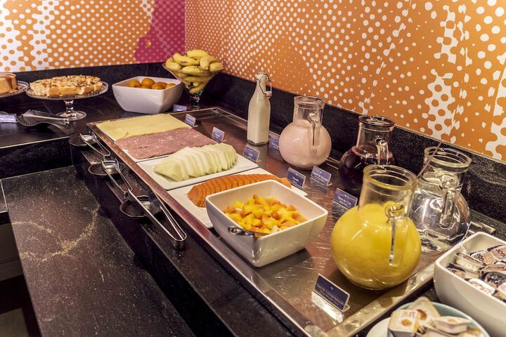 Dining 49 of 66