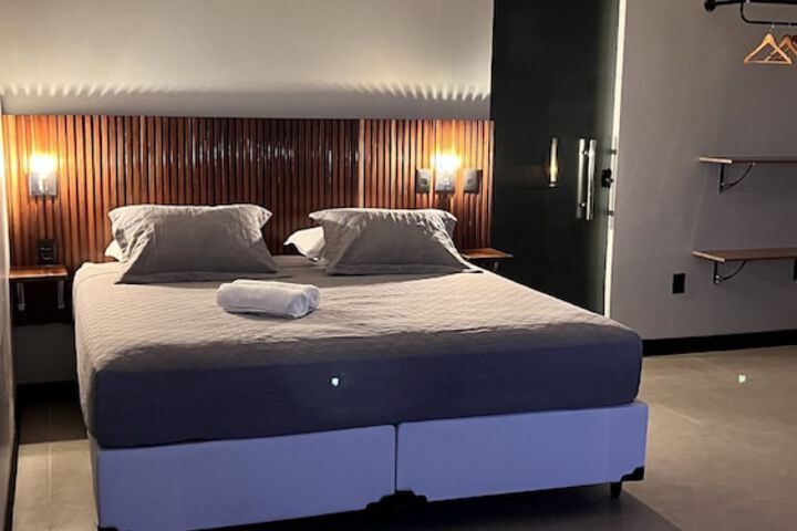 Room 6 of 86