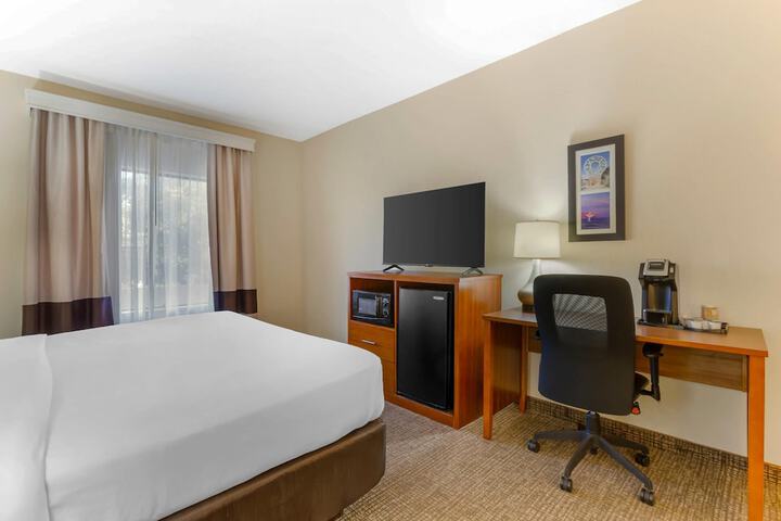Room 11 of 33