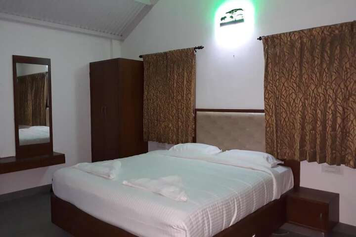 Room 4 of 11