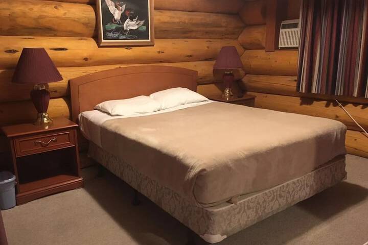 Room 4 of 40