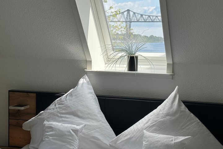 Room 17 of 114